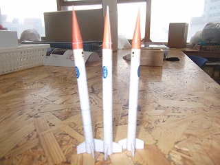 紙製ロケット完成品