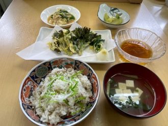 昼食（ニシン飯）